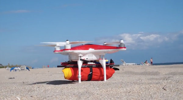Project Ryptide, un salvavidas preparado para ser transportado por un dron en caso de necesidad
